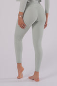 Load image into Gallery viewer, Define Seamless Leggings - OLIVE
