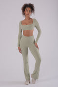 Load image into Gallery viewer, HD Seamless Scrunch Flared Pants - OLIVE
