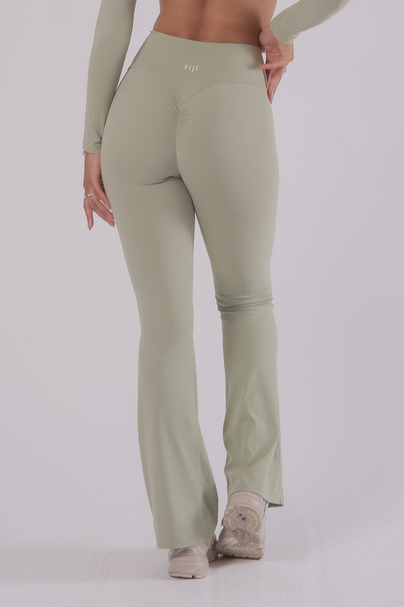 HD Seamless Scrunch Flared Pants - OLIVE